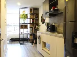 Loft between best business centers & restobars