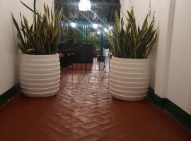HOTEL CASA VANIA EN MOMPOX, CON PARQUEADERO Y PISCINA, CENTRO HISTORICOo: Mompos'ta bir otel
