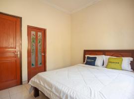 Urbanview Resort Syariah Khansa Cisarua Puncak by RedDoorz, hotell i Tagalbato