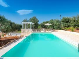 Trullo Encanto with pool, vil·la a Ceglie Messapica