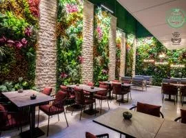 Aprilis Deluxe Hotel