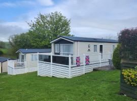 Wood Farm Holiday Park, campsite in Charmouth