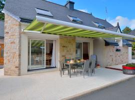 Holiday Home Ty Ker - PUZ101 by Interhome, cottage ở Lannion