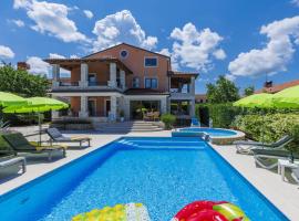 Holiday Home Villa Vittoria by Interhome, Hotel in Plovanija