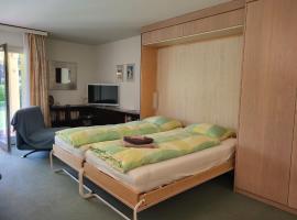 Apartment Parcolago - Utoring-29 by Interhome, hotel i Caslano