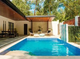 Casas Del Sol - Luxe 3 Bedroom Tropical Villa & Private Pool, hotel i San Felipe