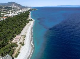 Διαμέρισμα με θέα στον Πευκιά, hotel Sikéa városában