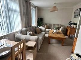 Lovely 2 bed apartment sleeps 5, hotel di Abingdon