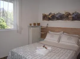 h2h Dafni Family home near Athens, airport, ports with garden