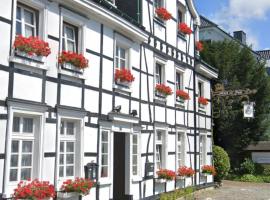 Hotel zur Post Dabringhausen - contactless self check-in, hotel in Wermelskirchen