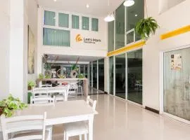 Lee's Mark Residence