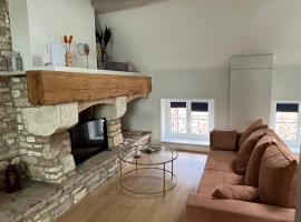 Clos Théodore - Appartement climatisé avec sauna, petite terrasse et mezzanine, hôtel à Givry