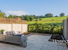 Cosy Countryside Cottage With Incredible Views, hotel in Henley on Thames