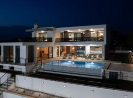 NEW! LUXURY VILLA “Nino” with private pool, sauna and padel court, hotel in Biograd na Moru