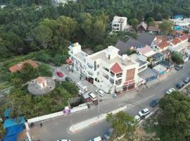 Highest Peak in Yercaud- Zeenus Abode Resort, hotel en Yercaud