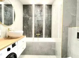 3 Bedrooms Premium Bella Blue for 8 Guests with AC and Free out side Parking