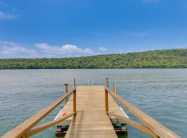 New Milford Home on Candlewood Lake with Dock!, hotell med parkeringsplass i New Milford