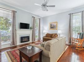 Charming Apartment Retreat in Historic Jefferson!, hotell i Jefferson