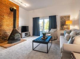 Adorable MtAdams 2BR near it all, hotel in Cincinnati