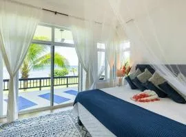Ivy's Cove Beach Side Condo - Luxury Villa, vacation rental in Whitehouse