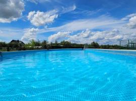 Noclegi u Banysia w sercu Gór Świętokrzyskich, hotel-fazenda rural em Krajno Pierwsze