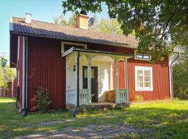 Nilsstugan, cabaña o casa de campo en Råda