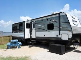 Bay View Glamping, viešbutis mieste Bolivar Peninsula