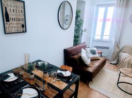 7 couchages aux portes des c&eacute;l&egrave;bres Parfumeries WIFI