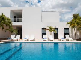 Hotel & Suites Yuca Ville Siglo XXI โรงแรมที่มีสระว่ายน้ำในเมริดา