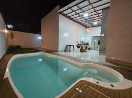 Casa do Sonho, Piscina, Sinuca, Churrasqueira，馬林加的飯店