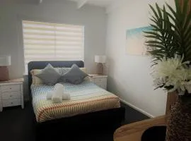 Esperance Little Units 4