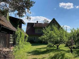 Cozy house in the beautiful nature of Otepää, vila v destinaci Otepää