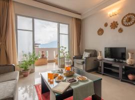 StayVista's Mystic Nest - Mountain & Valley-View Apartment with Contemporary Interiors & Modern Amenities，甘托克的飯店