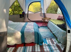 Tente octogonale idéal pause rando, luxury tent in Roquestéron