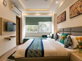 MOYDOM Private Ensuite with Shared Balcony & Kitchen