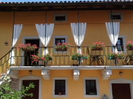 Casa vacanze - alloggio agrituristico Col, дешевий готель у місті Monrupino
