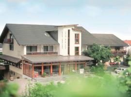 Haus Rebland Urlaubsglück-Hotel, hotel poblíž Letiště Baden Airpark - FKB, Baden-Baden