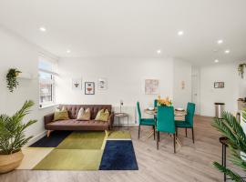 Livestay-Modern One and Two Bed Apartments in Burnt Oak London, lejlighed i Edgware