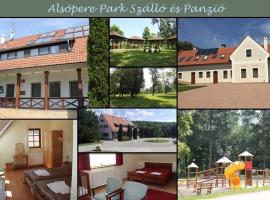 Alsópere Park Szálló és Panzió, hotel v destinaci Olaszfalu