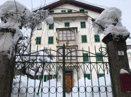 Casa Cercenà - Soggiorna nel cuore delle Dolomiti!: Forno di Zoldo'da bir otel