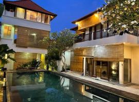 Entire Private & Cosy Villa in Jimbaran, Bali، فندق يسمح بالحيوانات الأليفة في نوسا دوا
