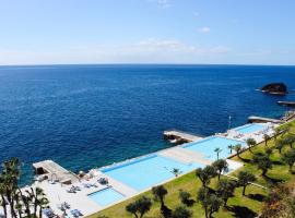 VidaMar Resort Hotel Madeira - Dine Around Half Board, resort en Funchal