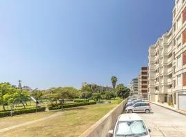 Ice Apartment - Free Wifi & Parking