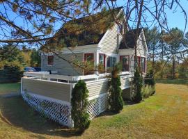 Chalet Escapade Orford, hotel em Orford