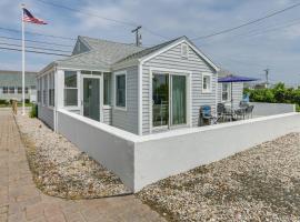 Cozy Westbrook Vacation Rental - Walk to Beach!, holiday home in Westbrook