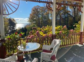 Victorian by the Sea, family hotel in Lincolnville