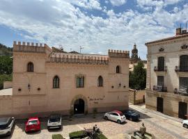 Hotel De La Villa, hotel v destinaci Rubielos de Mora