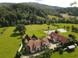 Agroturystyka "U Macieja", farm stay in Teleśnica Oszwarowa