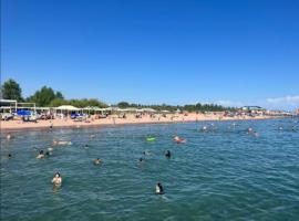 2х комнатная квартира на Иссык-Куле, hotel v destinaci Bulan Sogottuu