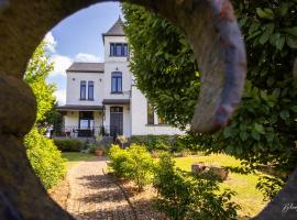 LE MANOIR DE LA VALETTE โรงแรมในFlorennes